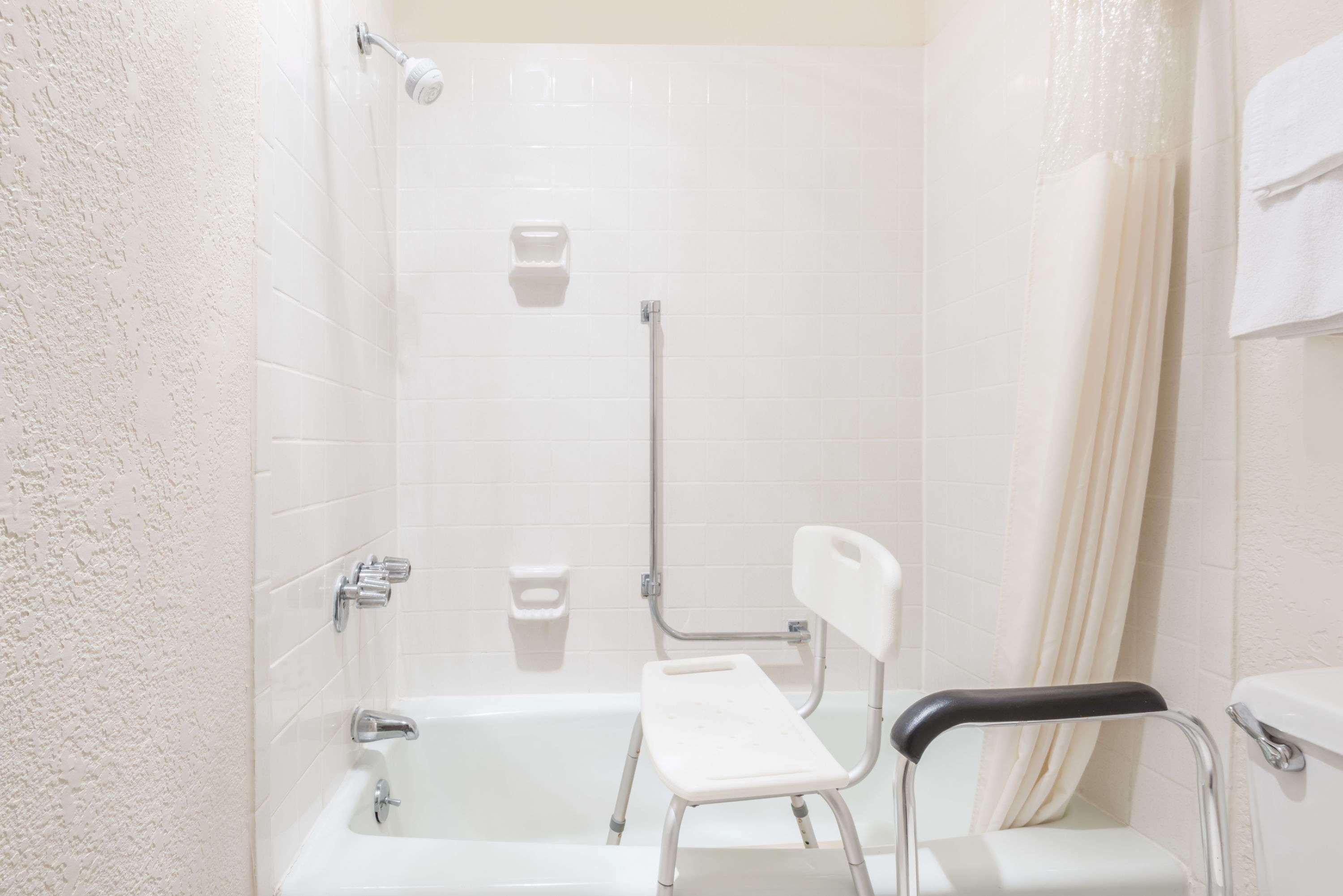 Days Inn By Wyndham Ottawa Bagian luar foto